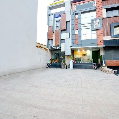 Fabhotel Dc Premium Zirakpur Kültér fotó