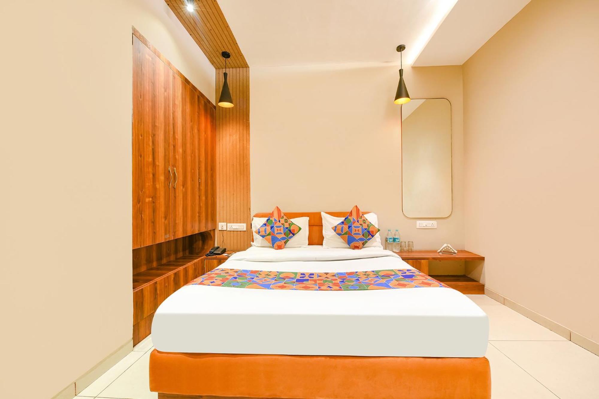 Fabhotel Dc Premium Zirakpur Kültér fotó