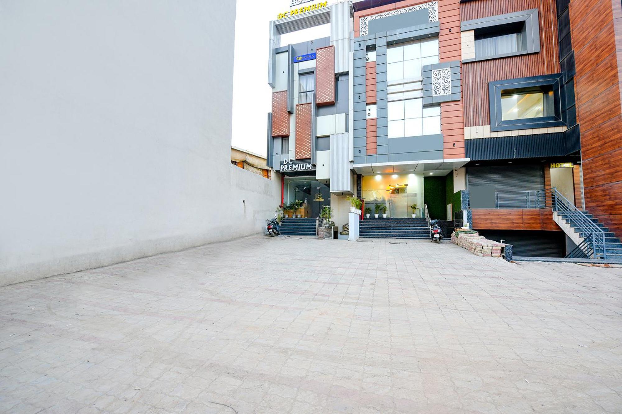 Fabhotel Dc Premium Zirakpur Kültér fotó