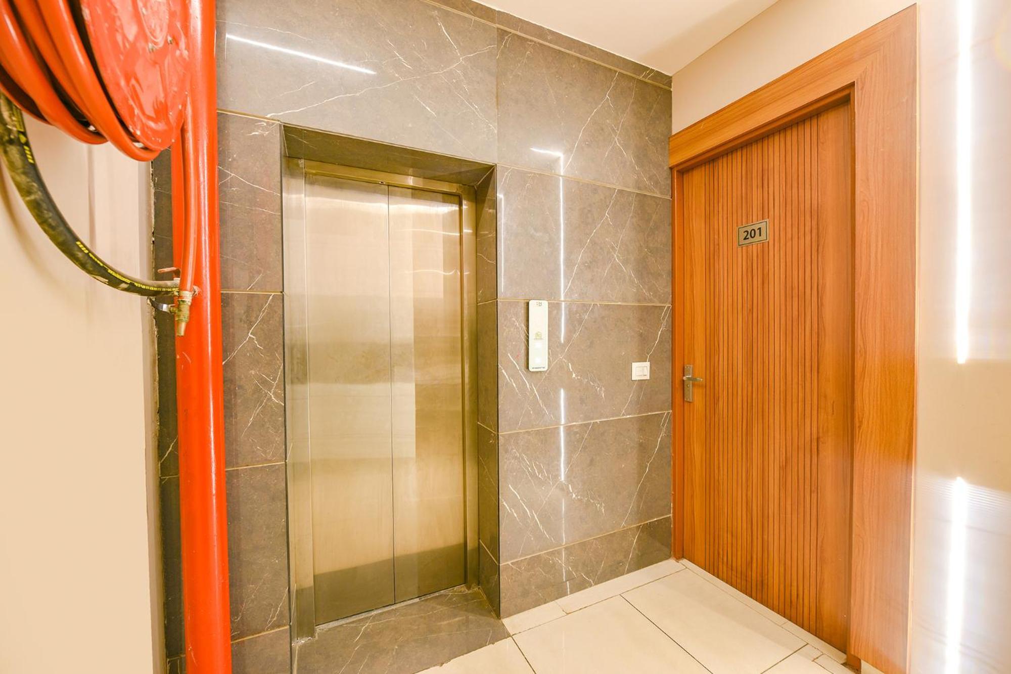Fabhotel Dc Premium Zirakpur Kültér fotó