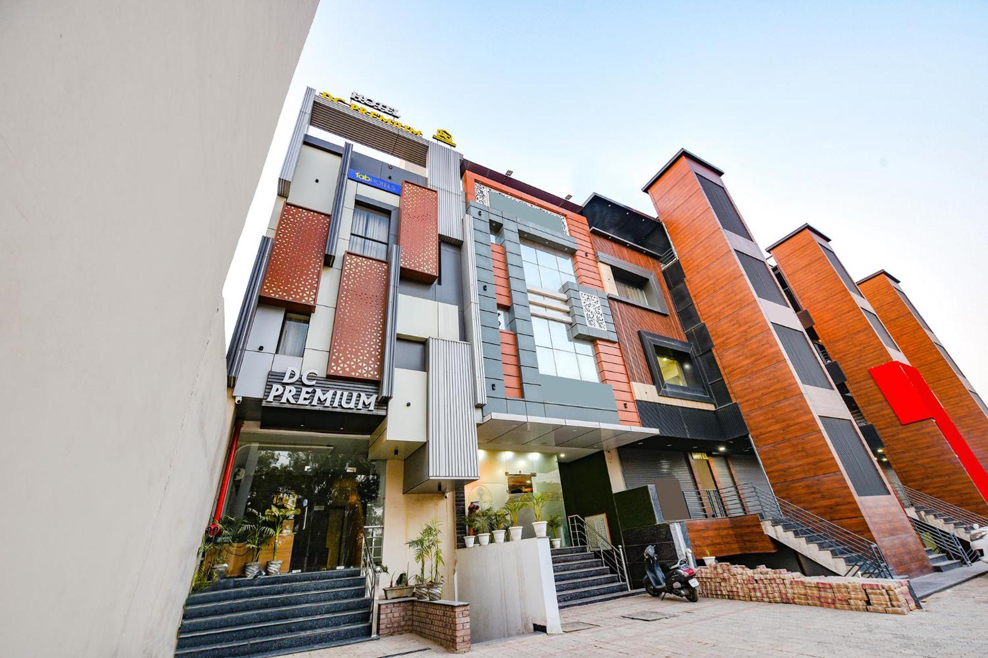 Fabhotel Dc Premium Zirakpur Kültér fotó